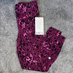 Lululemon Base Pace HR 25” Inseam Womens Size 6